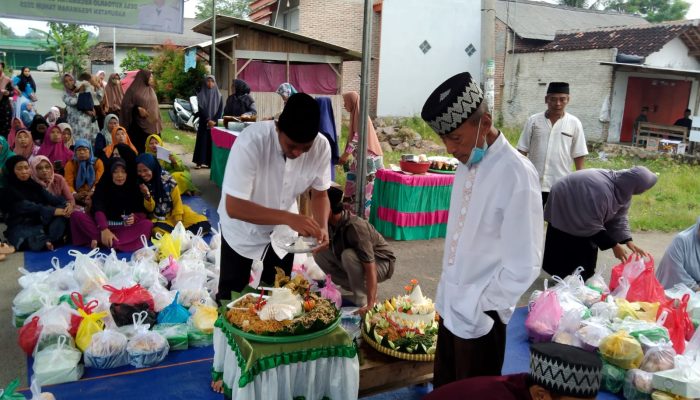 Bersih Desa Sambut Tahun Baru Islam, Warga Desa Kutoarjo Gotong Royong Jaga Tradisi