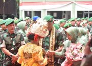 Danrem 043/Gatam Hadiri Tradisi Penyambutan dan Penerimaan Pangdam XXI/RI serta Ketua Persit KCK Daerah XXI/RI