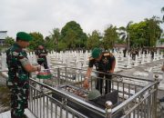 HUT Ke-78 Korem 043/Gatam, Brigjen TNI Haryantana, S.H. Pimpin Ziarah Rombongan