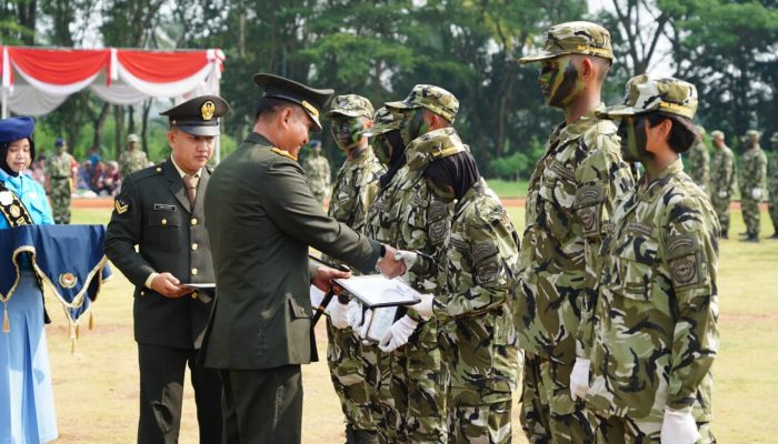 Tutup Diksar SMA Kebangsaan Angkatan ke-13 Tahun 2025, Danrem 043/Gatam : Jadikan Diksar Untuk Membentuk Pribadi Siswa yang Tangguh