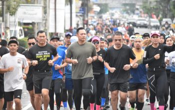 Prajurit Kodam XXI/Radin Inten Ikuti Olahraga Bersama Menko Infrastruktur dan Pembangunan RI