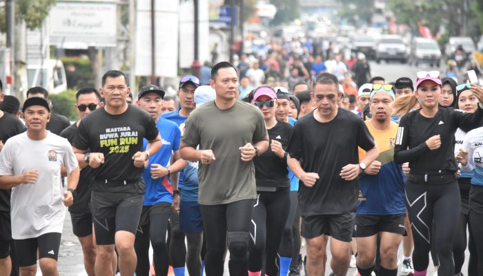 Prajurit Kodam XXI/Radin Inten Ikuti Olahraga Bersama Menko Infrastruktur dan Pembangunan RI