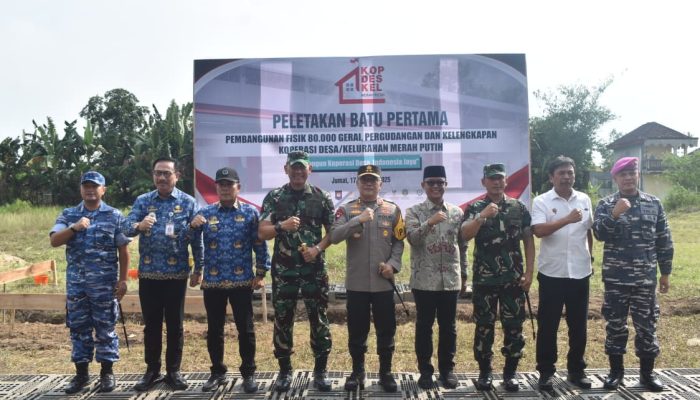 Pangdam XXI/Radin Inten Bersama Forkopimda Provinsi Lampung Letakkan Batu Pertama Pembangunan Fisik Koperasi Desa/Kelurahan Merah Putih