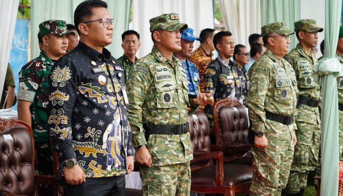 DANREM DAMPINGI PANGDAM XXI/RADIN INTEN TUTUP TMMD KE-126 DI WAY KANAN