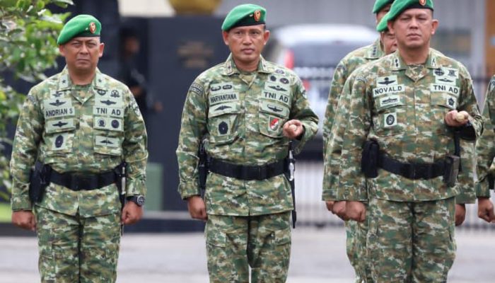 Danrem 043/Garuda Hitam Hadiri Pemberian Piagam Penghargaan Pangdam XXI/Radin Inten kepada Prajurit Korem 043/Gatam
