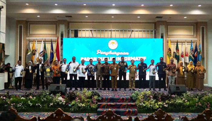 Hadiri Anugerah Keterbukaan Informasi Lampung 2025, Pangdam XXI/Radin Inten: Transparansi Bukan Sekadar Wacana!