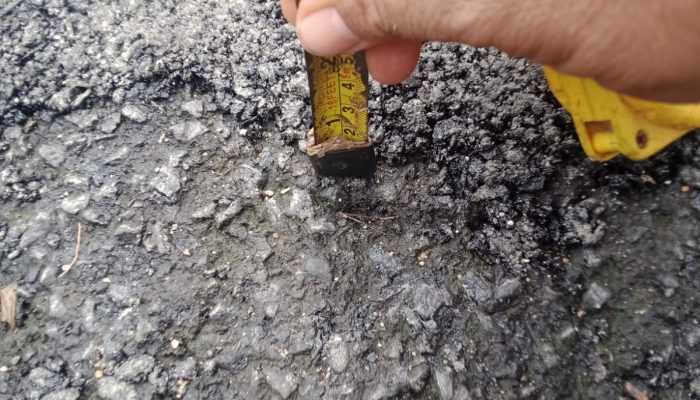 Proyek Jalan di Srengsem Diduga Bermasalah, Konsultan PU Pertanyakan Plang dan Ketebalan Aspal