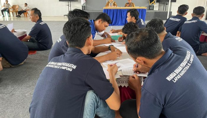 Lapas Narkotika Kelas IIA Bandar Lampung Bekerja Sama dengan PKBM Nusa Indah Laksanakan Pembelajaran Kejar Paket A, B, dan C bagi WBP