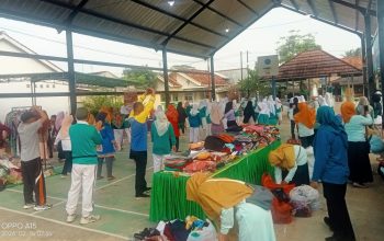 Sambil Belanja, Warga Metro Timur Berbondong Daftar Koperasi Merah Putih