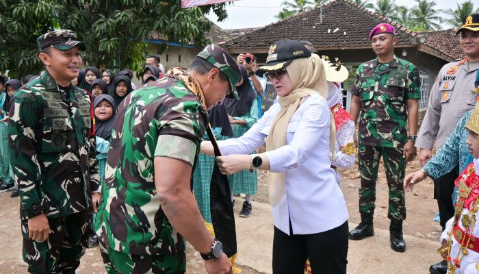 Bupati Nanda Dampingi Wasev Panglima TNI Tinjau TMMD Ke-127 Kodim 0421/Lampung Selatan